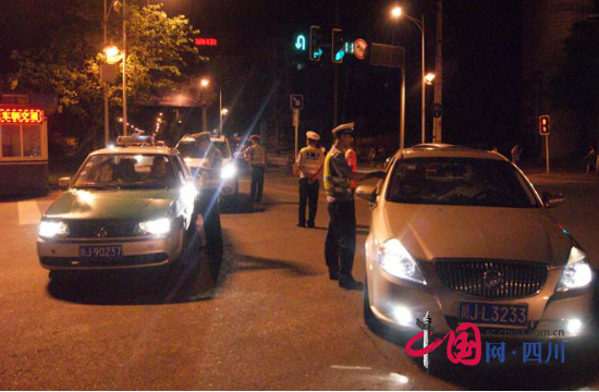 蓬溪交警大隊(duì)“7.7”酒駕專項(xiàng)整治行動(dòng)查處道路交通違法行為78起