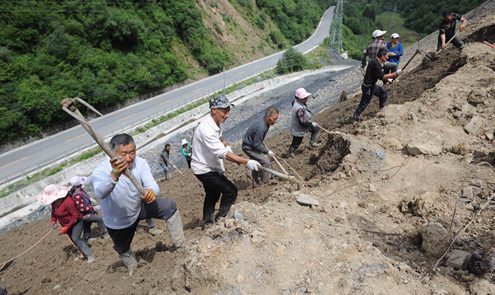 從頭再來！九寨溝村民要讓青山上寨